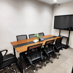 International Plaza (D2), Office #558209221